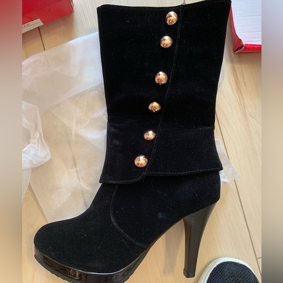 Velvet Boots with Spats and Buttons - Picture 6 of 11